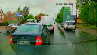 吃瓜闯红灯,闯红灯引发的安全警示